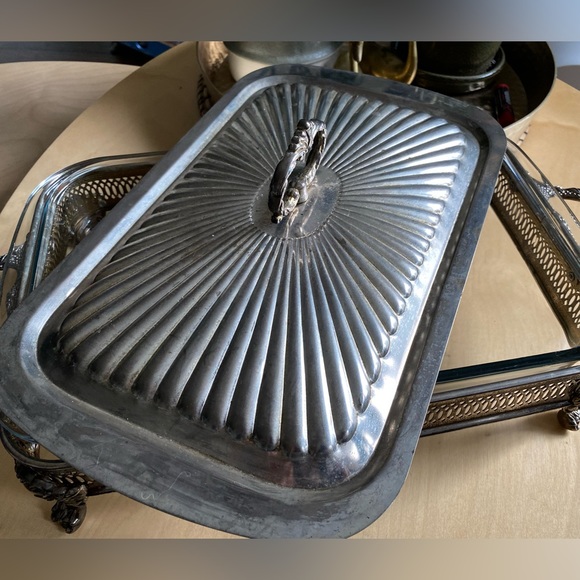 Antique silver plated casserole dish with lid - Picture 2 of 5